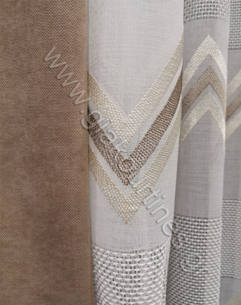 kourtinesetoimes00_1445986727