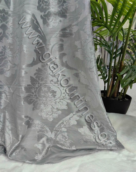 kourtinesmetometrogkri02-min